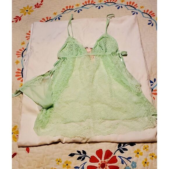 NWT VICTORIA SECRET FLYAWAY LACE BABY DOLL SET - Picture 3 of 9